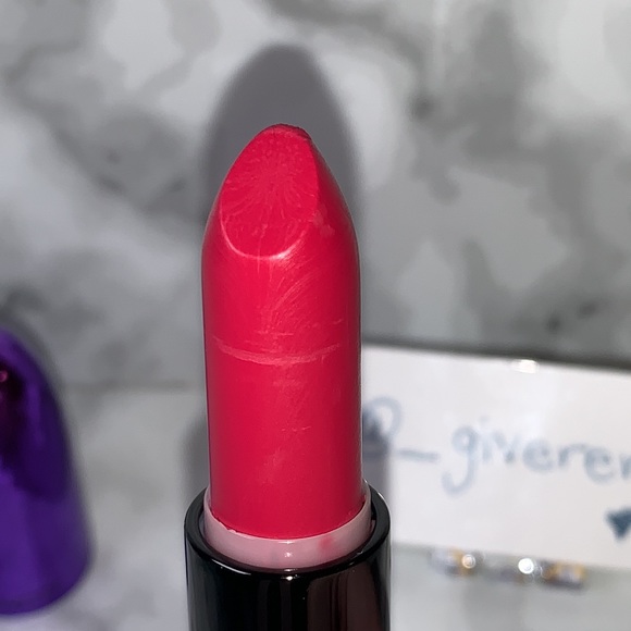 ALL FIRED UP NWOB Retro Matte Lipstick MAC - Picture 4 of 15